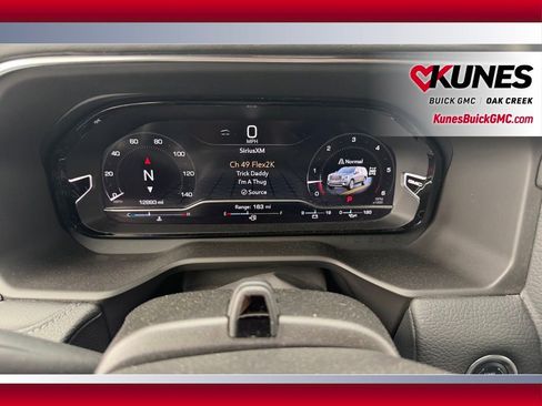 Used 2024 GMC Yukon Denali w/ Advanced Technology Package AWD/4WD image 17