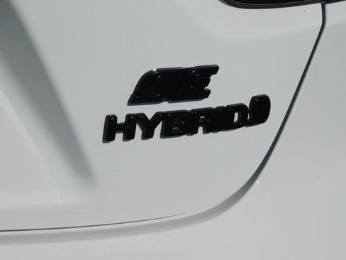 Used 2024 Toyota Corolla SE image 32