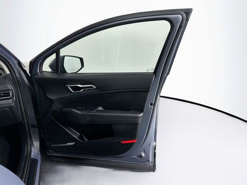 Used 2025 Kia Sportage LX image 30