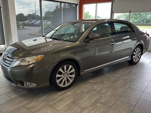 Used 2011 Toyota Avalon Limited FWD image 4
