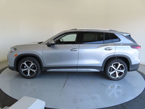 New 2026 Volkswagen Tiguan SE FWD image 8