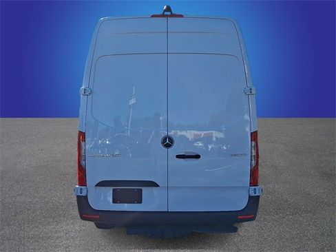 Used 2025 Mercedes-Benz Sprinter 2500 image 5
