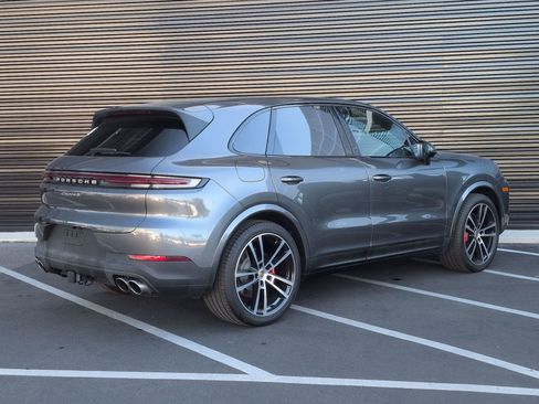 Certified 2025 Porsche Cayenne S AWD/4WD image 9