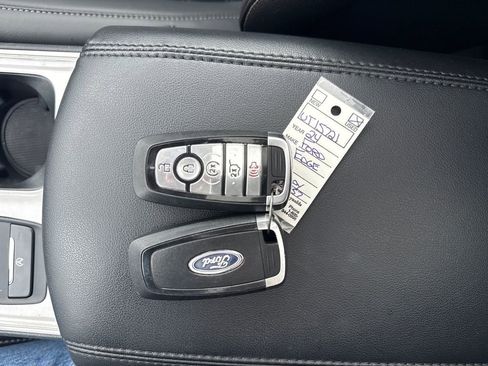 Used 2024 Ford Edge SEL w/ Convenience Package image 42