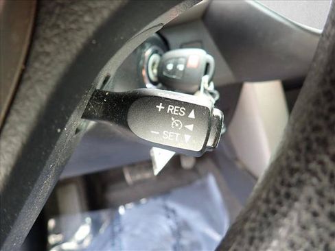 Used 2016 Toyota RAV4 LE FWD image 15