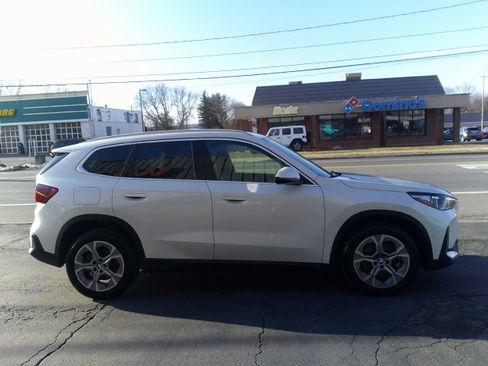 Used 2023 BMW X1 xDrive28i image 10
