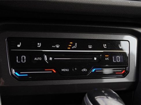 Used 2022 Volkswagen Tiguan SEL R-Line image 26