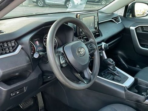 Used 2021 Toyota RAV4 LE w/ Carpet Mat Package (TMS) image 16