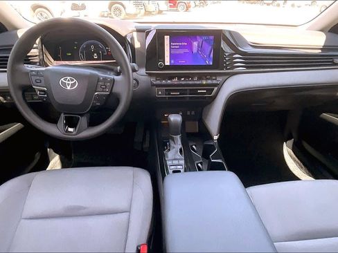 Used 2025 Toyota Camry LE w/ Convenience Package image 15