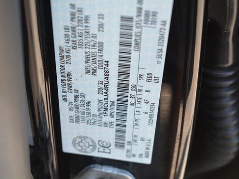 Used 2024 Ford Escape Platinum AWD/4WD image 26
