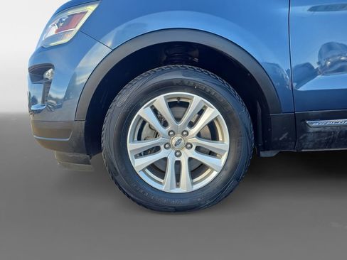 Used 2019 Ford Explorer XLT w/ Equipment Group 201A image 16