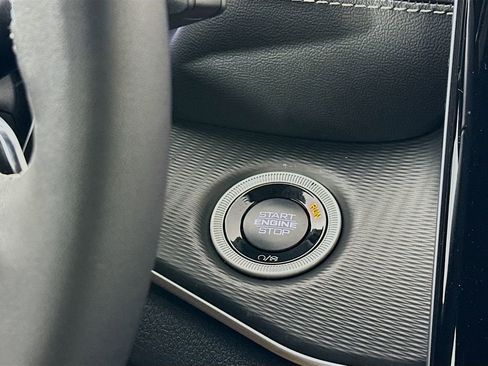 New 2025 Jeep Grand Cherokee Altitude image 19