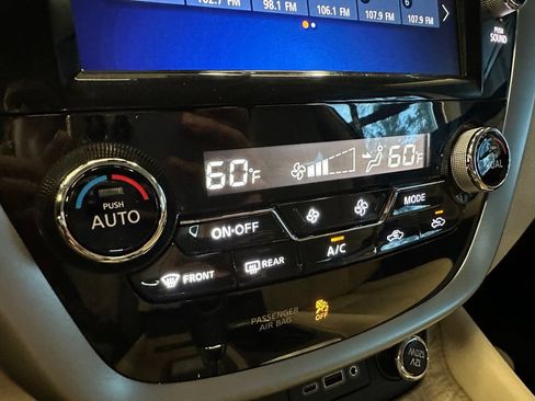 Used 2021 Nissan Murano SL w/ SL Moonroof Package AWD/4WD image 15