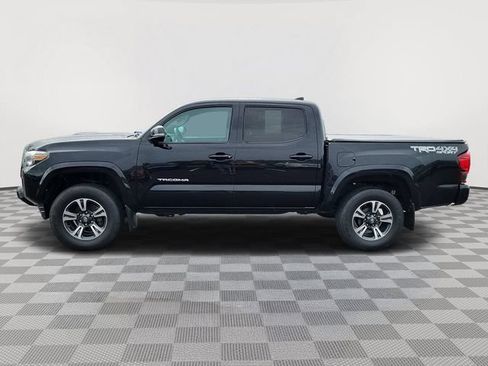 Used 2019 Toyota Tacoma TRD Sport AWD/4WD image 2