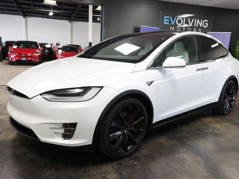 Used 2020 Tesla Model X Performance image 4