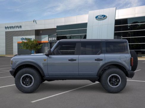 New 2025 Ford Bronco Badlands w/ Sasquatch Package AWD/4WD image 3