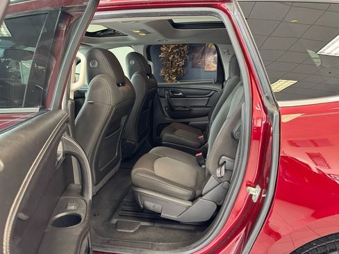 Used 2015 Chevrolet Traverse LT w/ Style and Technology Package image 43