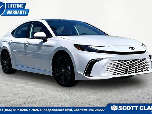 Used 2025 Toyota Camry XSE FWD image 1