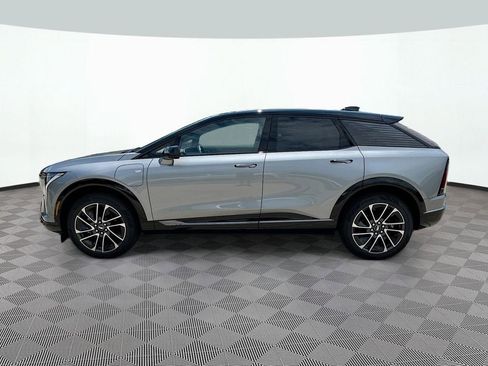New 2025 Cadillac Optiq Sport 2 w/ LPO, Floor Liner Package AWD/4WD image 8
