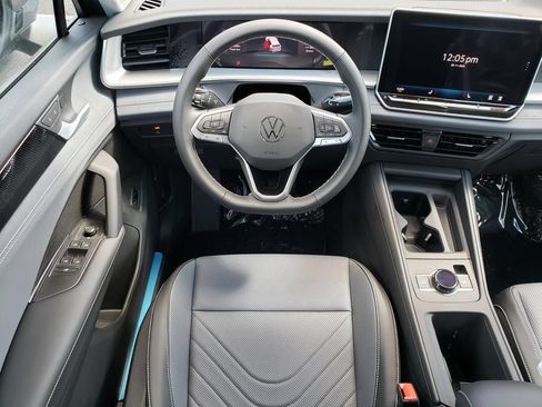 New 2026 Volkswagen Tiguan SE AWD/4WD image 9