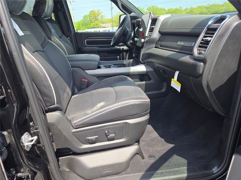 New 2025 RAM 2500 Laramie image 7