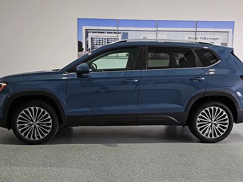 New 2026 Volkswagen Taos SE FWD image 5