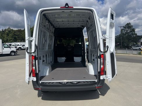 New 2025 Mercedes-Benz Sprinter 2500 image 35