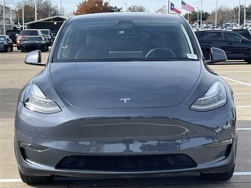 Used 2023 Tesla Model Y Long Range image 8