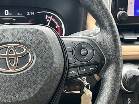 Used 2024 Toyota RAV4 LE image 22
