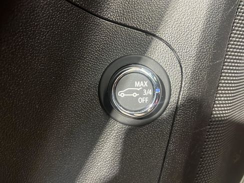 Used 2020 GMC Acadia Denali w/ Technology Package image 25