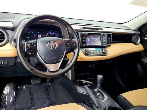 Used 2018 Toyota RAV4 XLE FWD image 13