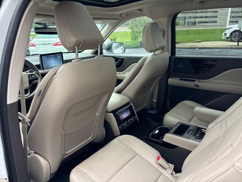 Used 2024 Lincoln Aviator Reserve w/ Equipment Group 201A AWD/4WD image 27