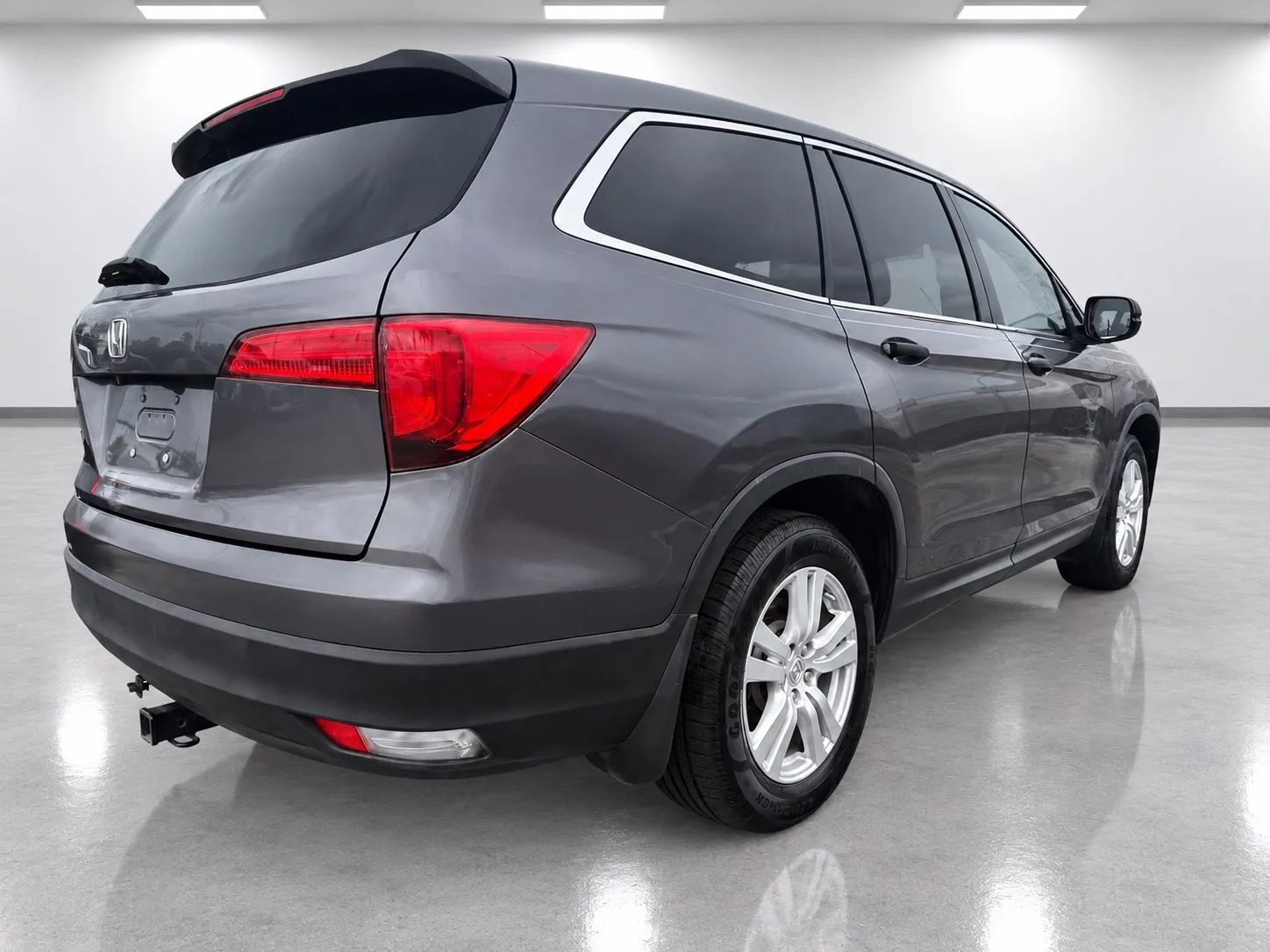Used 2017 Honda Pilot LX image 5