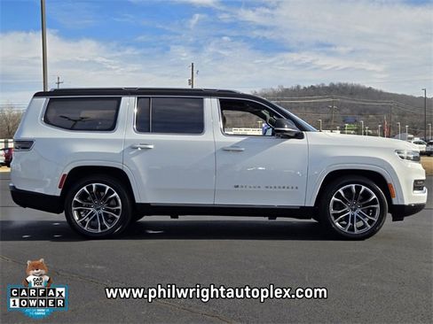 Used 2023 Jeep Grand Wagoneer Series III image 2