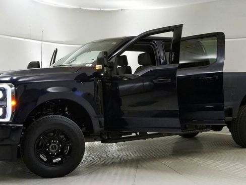 Used 2024 Ford F250 XLT w/ XLT Premium Package AWD/4WD image 14