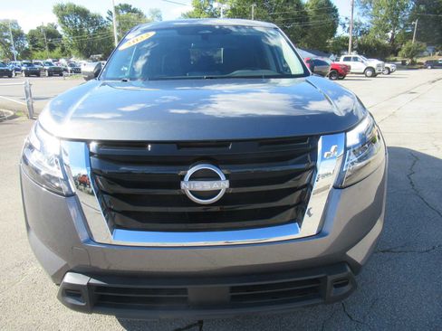 Used 2022 Nissan Pathfinder S w/ Cargo Package image 11