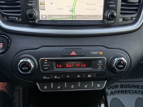 Used 2019 Kia Sorento SX w/ SX Touring Package FWD image 17
