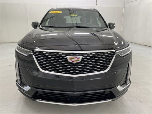 Certified 2025 Cadillac XT6 Premium Luxury w/ Platinum Package image 14