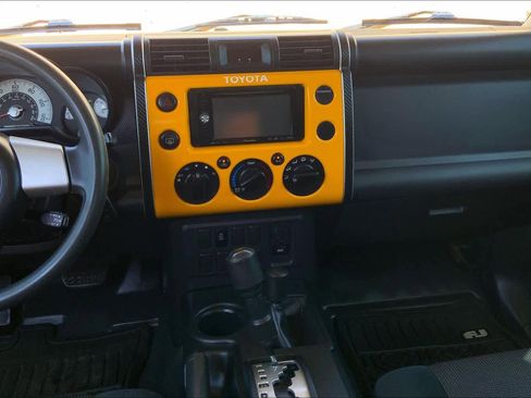 Used 2007 Toyota FJ Cruiser 4WD image 6