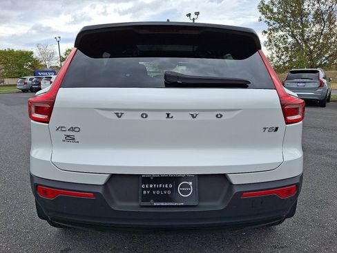 Used 2022 Volvo XC40 T5 R-Design w/ Advanced Package image 5