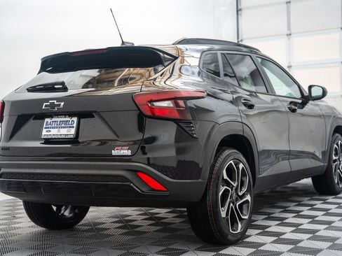 New 2026 Chevrolet Trax RS w/ Sunroof Package FWD image 5