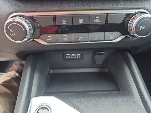 Used 2025 Nissan Altima 2.5 SV FWD image 20