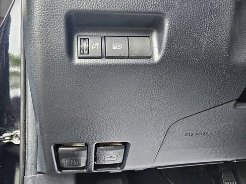 Used 2020 Toyota RAV4 XLE w/ All Weather Liner Package AWD/4WD image 31