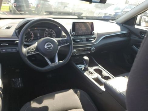 Certified 2023 Nissan Altima 2.5 SV FWD image 10