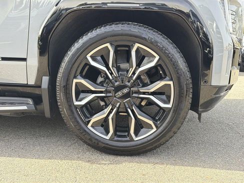 Used 2025 GMC Sierra EV Denali image 35