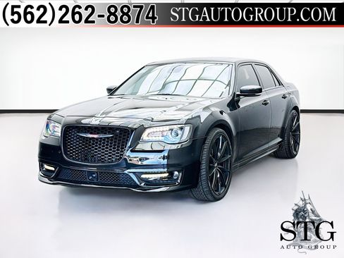 Used 2023 Chrysler 300 S w/ Comfort Group RWD image 1