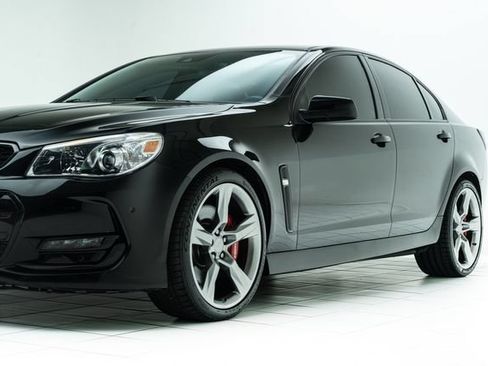 Used 2017 Chevrolet SS RWD image 9
