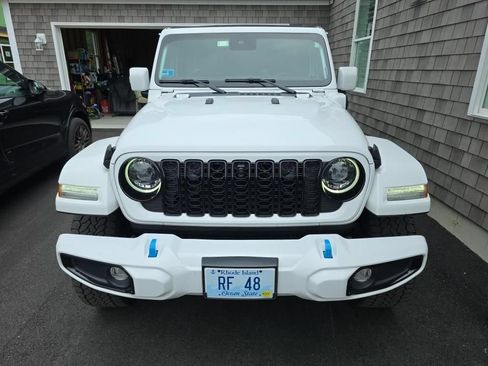 Used 2024 Jeep Wrangler High Altitude AWD/4WD image 2