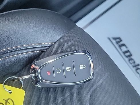 Used 2020 Chevrolet Trax LT w/ LT Convenience Package image 15