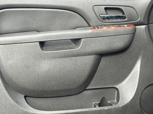 Used 2011 Chevrolet Tahoe LS image 14